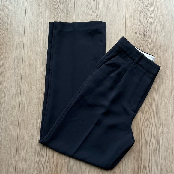 Aritzia The Effortless Pant™ - Crepette™ Sz 6 - Picture 14 of 16